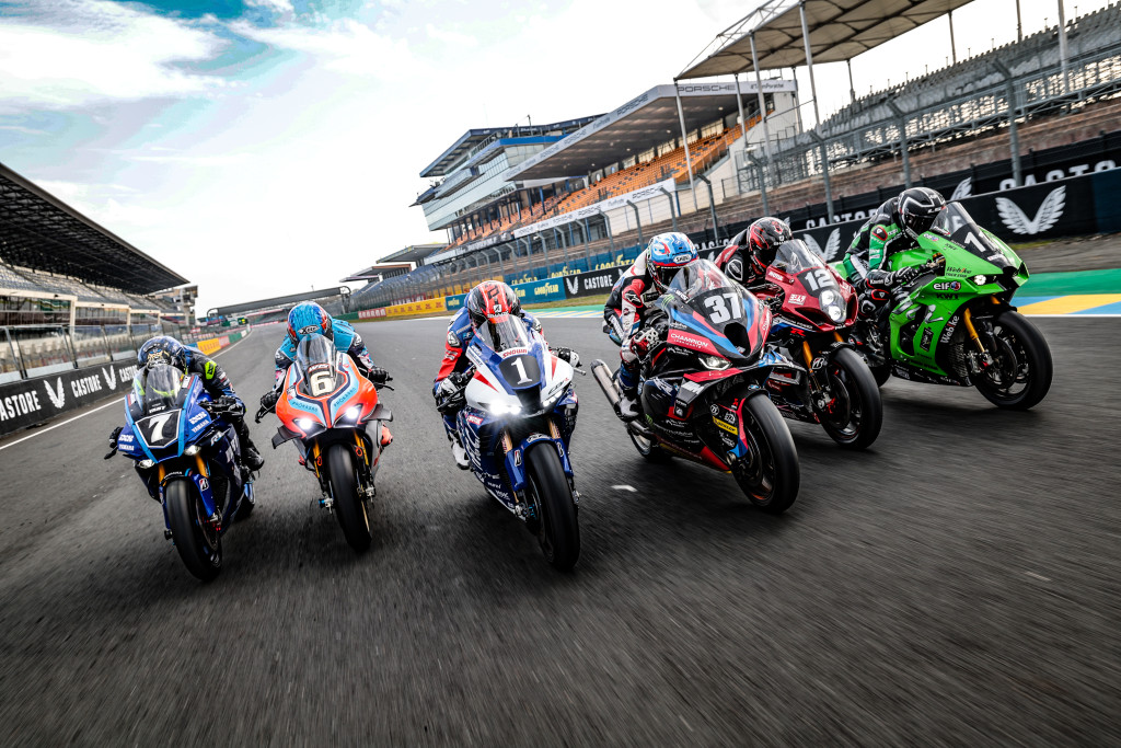 00-EWC-riders-ready-for-action