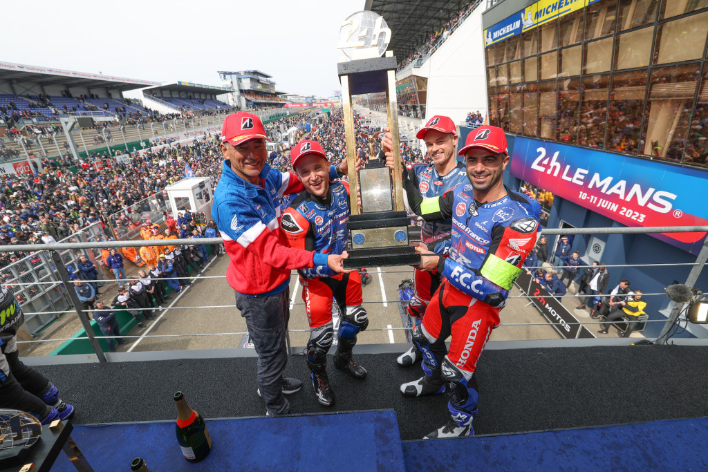 00 24 Heures Motos podium